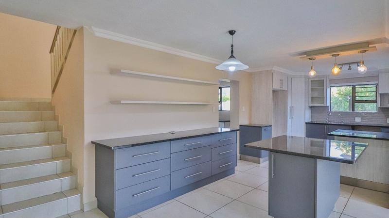 4 Bedroom Property for Sale in Hartenbos Landgoed Western Cape